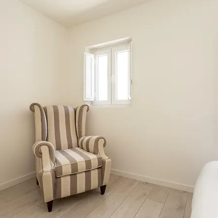 Martim Moniz - Tram 28 * Lisbon