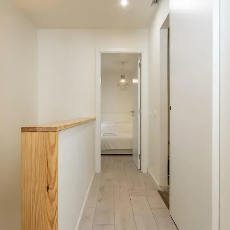 Martim Moniz - Tram 28 Lisboa